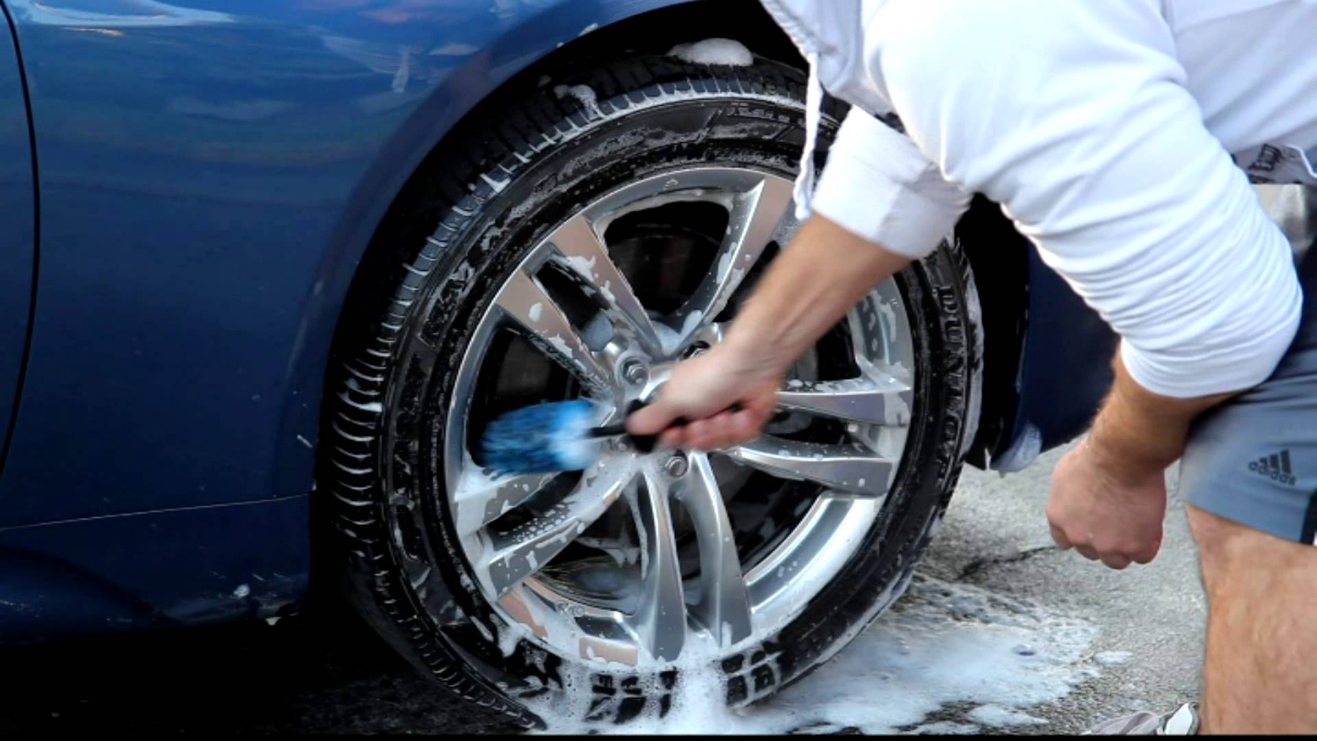 How to Clean Car Wheels