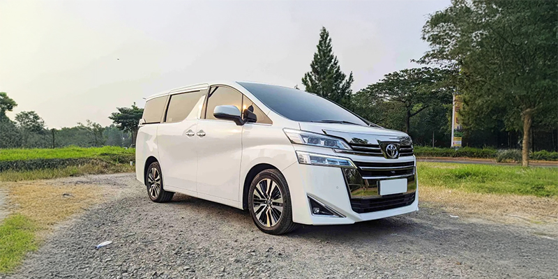 Toyota-vellfire-rental